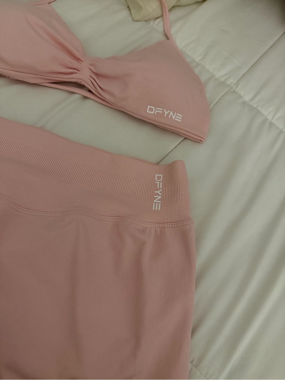 Dfyne sport bra and short set